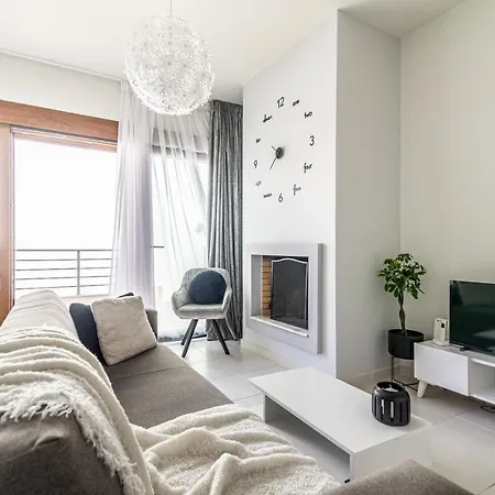 Trinity Seaside Family Maisonette Goúrnes
